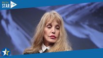 Arielle Dombasle explique comment la mort “si tragique” de sa mère a influé sur sa vie