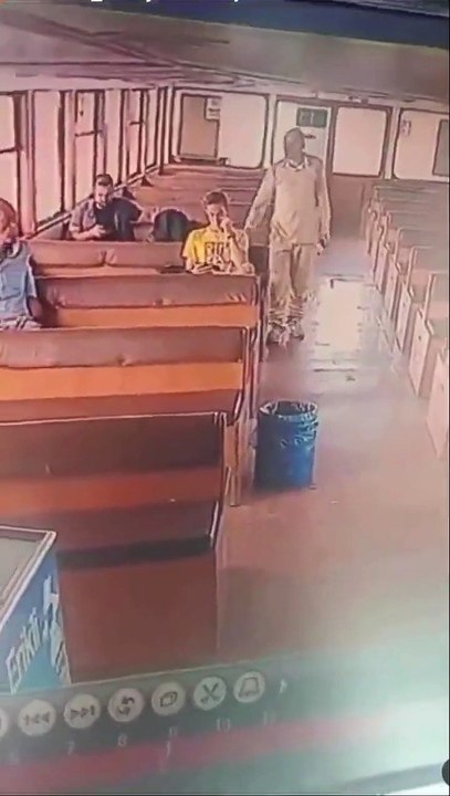 İstanbul'da vapurda bir kişi, başka bir yolcunun saçlarını ateşe verdi