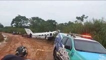 Avião cai e mata ao menos 14 pessoas; aeronave transportava grupo de turistas