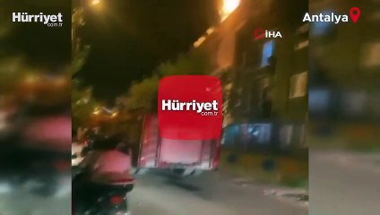 Antalya’da korkutan çatı yangını