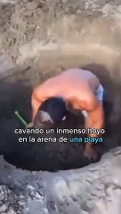 Jóvenes cavan un hoyo en la arena y piensan que fue un meteorito