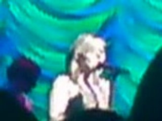 Kelly Clarkson - Beautiful Disaster