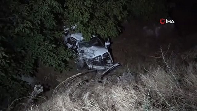 Uşak'ta Otomobil ile İşçi Servisi Kafa Kafaya Çarpıştı: 13 Yaralı