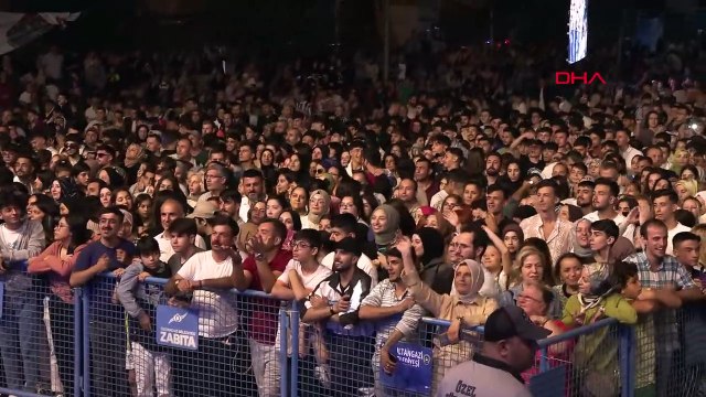 Sultangazi Belediyesi GençOfest Kapsamında Kıraç Konseri Düzenledi