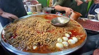 Chulay Channa Chat in Peshawar - Shakir Peshawari Chulay - Peshawar Street Food