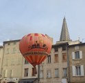 Bagnols-sur-Cèze : une montgolfière sur la place Mallet