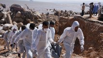 مراسل الجزيرة يرصد عمليات انتشال الجثث في مدينة درنة