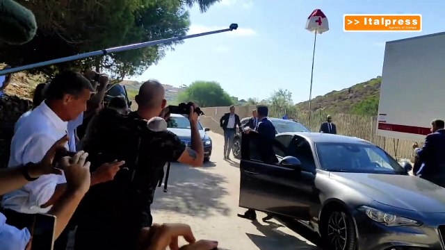 L'arrivo all'hotspot di Lampedusa di Giorgia Meloni e Ursula von der Leyen