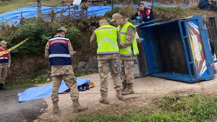 Patpat devrildi, sürücünün eşi öldü