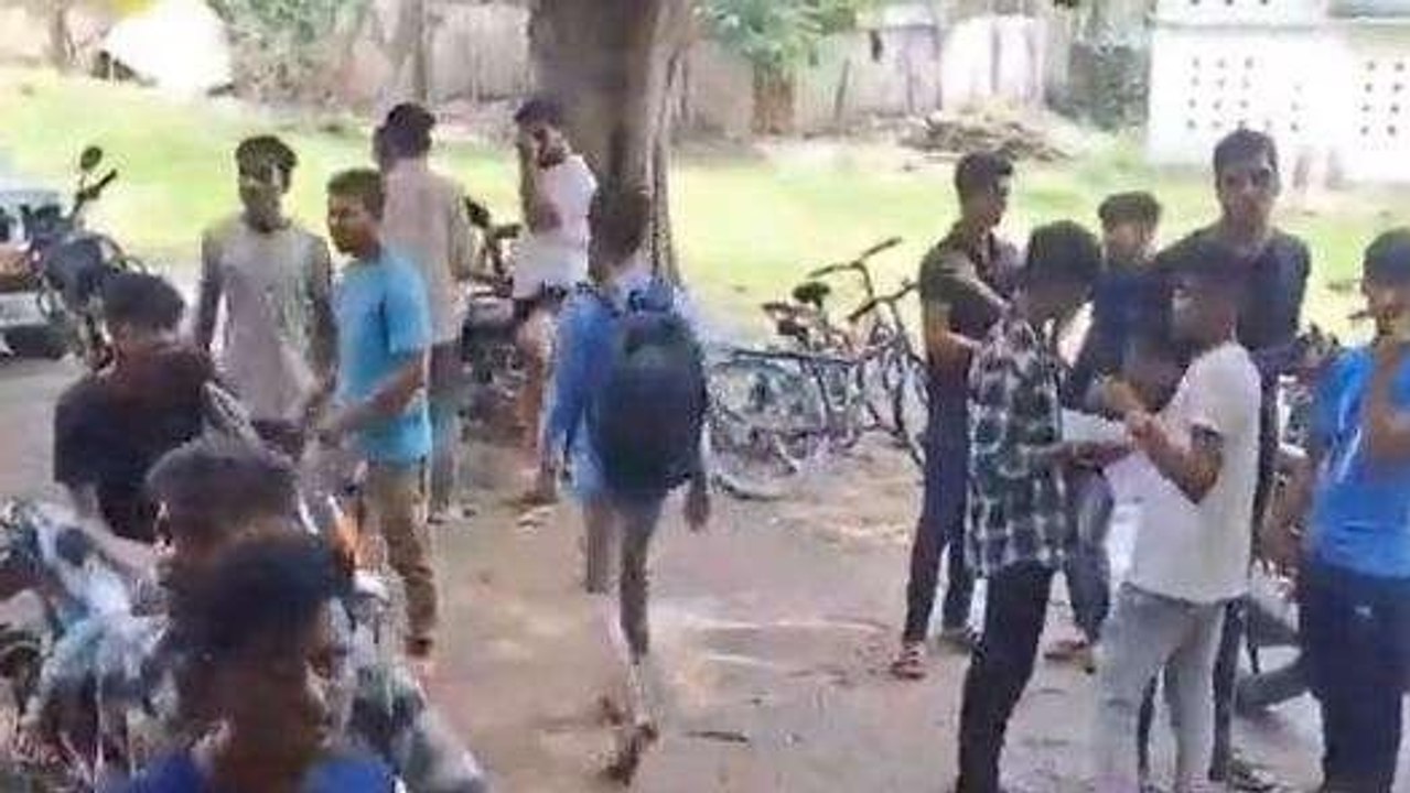लखीसराय: KSS कॉलेज में भौतिक विज्ञान विषय का नही है प्रोफेसर, भगवान भरोसे छात्र 