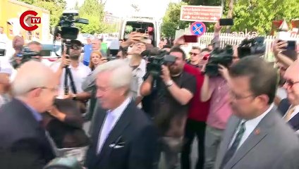 Kılıçdaroğlu Adnan Menderes’in mezarını ziyaret etti