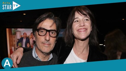Charlotte Gainsbourg  Son compagnon Yvan Attal gêné, ces scènes avec elle qu'il ne peut pas regarde