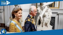 Jubilé du roi de Suède  Carl XVI Gustaf et Silvia en calèche dans les rues de Stockholm