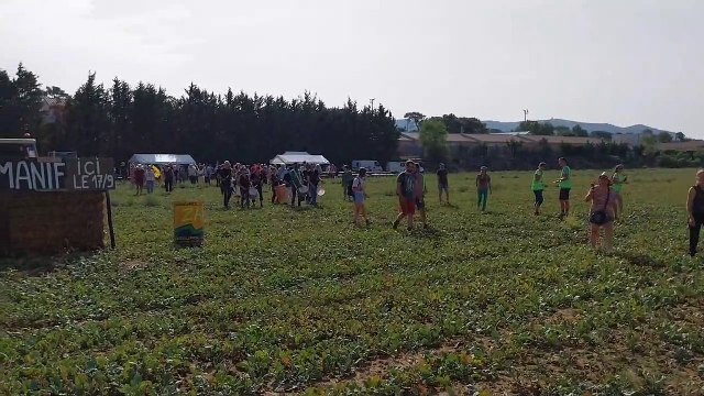 Mobilisation contre le projet d'échangeur autoroutier de Saint-Paul-Trois-Châteaux dans la Drôme