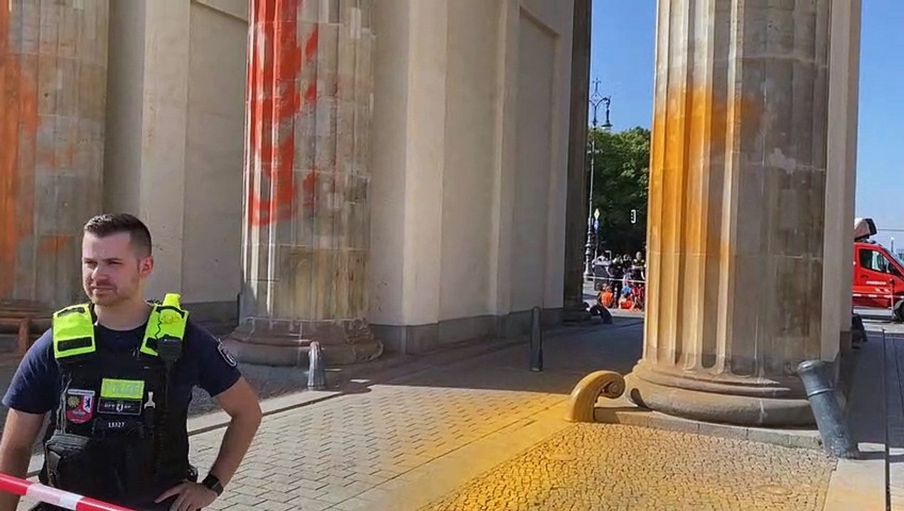 Letzte Generation besprüht Brandenburger Tor mit Farbe