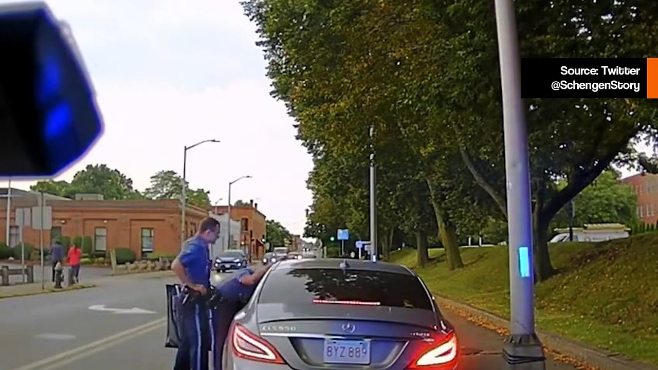 Erschütterndes Video zeigt, wie ein Polizist auf einer belebten Straße von einem Fluchtfahrer mitgeschleift wird