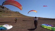 Siirt'te Yamaç Paraşütü Hedef Şampiyonası Gerçekleşti