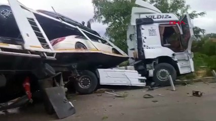 Amasya'da TIR kazası: Sürücü yaralandı, 2 otomobil devrildi