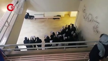 İran'da kadın öğrenciler: Örgütlü Bir Halkı Hiçbir Kuvvet Yenemez!