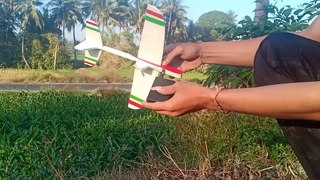 build a capacitor powered airplane