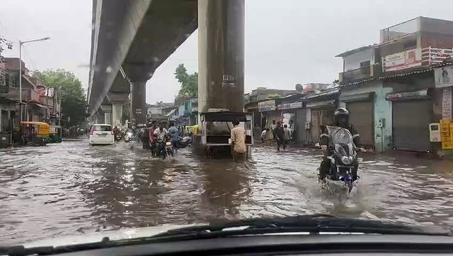 Video ... अहमदाबाद: जोरदार बारिश के कारण जगह-जगह भरा पानी