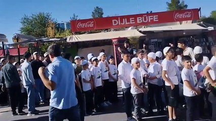 Hüda Par'a yakınlığı ile bilinen platformdan namaz etkinliği: Çocukları tekbirlerle yürüttüler