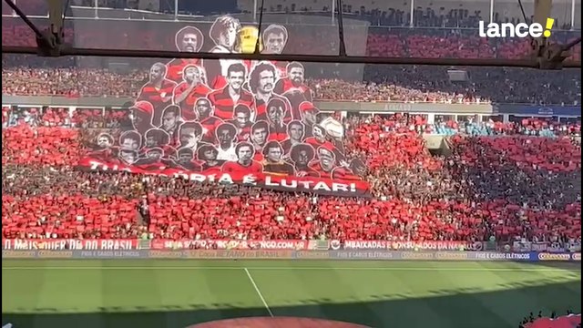 Rubro-Negros fazem linda homenagem aos ídolos do clube antes da partida contra o São Paulo na final da Copa do Brasil