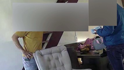 Vídeo mostra momento em que servidor de Florianópolis recebe propina