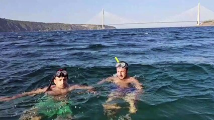 Selçuk Bayraktar'dan sürpriz paylaşım! Bu sefer havada değil, suda