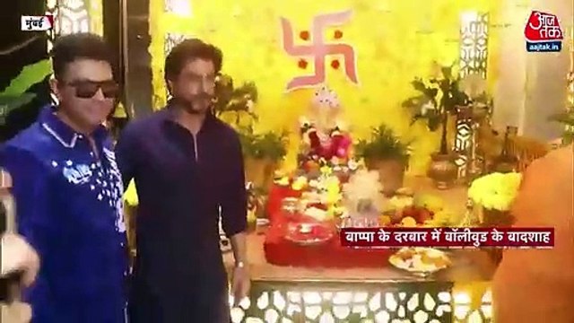 Shahrukh Khan worships Ganpati Bappa in Mumbai