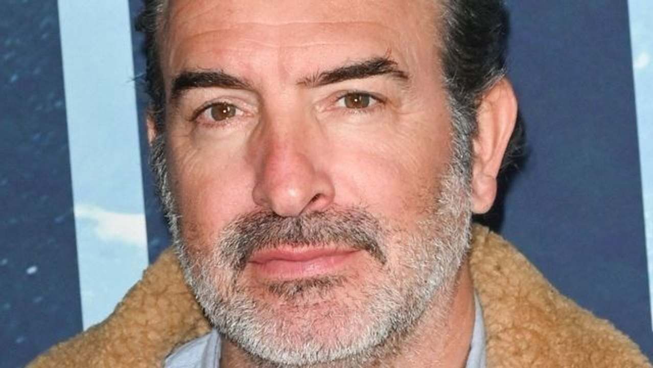 "Ça vaut aussi pour la récupération de la récupération", Jean Dujardin s’en prend à un célèbre magazine et à Clementine Autain qui le dé...
