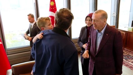 Erdoğan'dan Elon Musk'ın oğluna: Topla arası iyi mi, pişşt, X, X