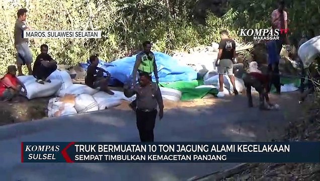Truk Bermuatan 10 Ton Jagung Alami Kecelakaan