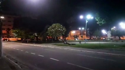 Pai morre e mãe e filho ficam feridos em atentado na Praça Sinimbu