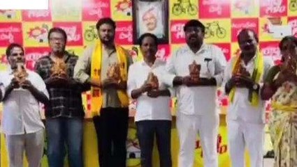 అనకాపల్లి జిల్లా: ఇటు పూజలు... అటు విమర్శలు