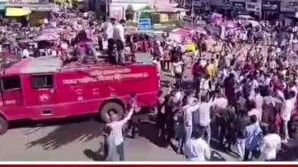 छिंदवाड़ा: महिलाओं के अपमान सड़कों पर उतरी महिलाएं, कांग्रेस ने फुका पुतला