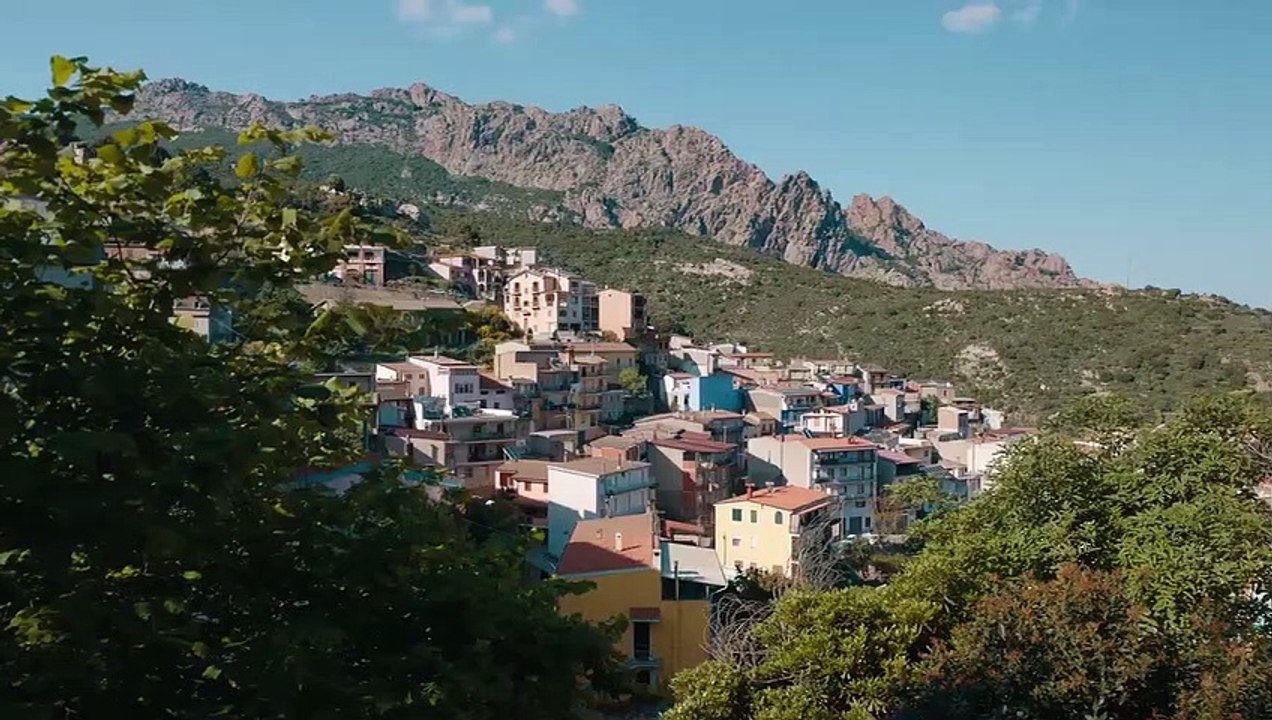 Vivir 100 años: Los secretos de las zonas azules. (Live to 100 Secrets of the Blue Zones). Tráiler de Netflix