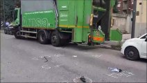 Milano, incidente stradale in via Trasimeno: donna investita da camion dei rifiuti