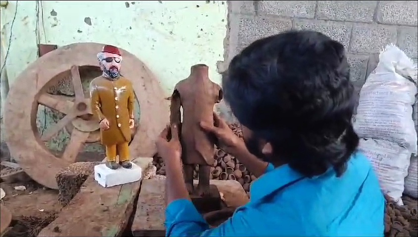 மாஸ் காட்ட ஒரு ஜெயிலர்.. கிளாசிக் ஸ்டைலுக்கு ஒரு லால் சலாம்.. ரெடியான விநாயகர் - மண்பாண்ட கலைஞர் அசத்தல்!