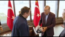Erdogan vede Musk e lo invita ad aprire una fabbrica Tesla in Turchia
