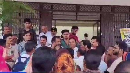 नागौर: अभिभावकों ने जताया विरोध, प्रदर्शन कलक्टर को सौंपा ज्ञापन