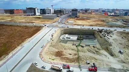 Arnavutköy'de kule vinç devrildi, operatör hayatını kaybetti