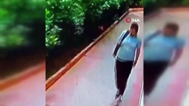 Sultangazi'de pişkin hırsız ayakkabıları çalıp özçekim yaptı: O anlar kamerada