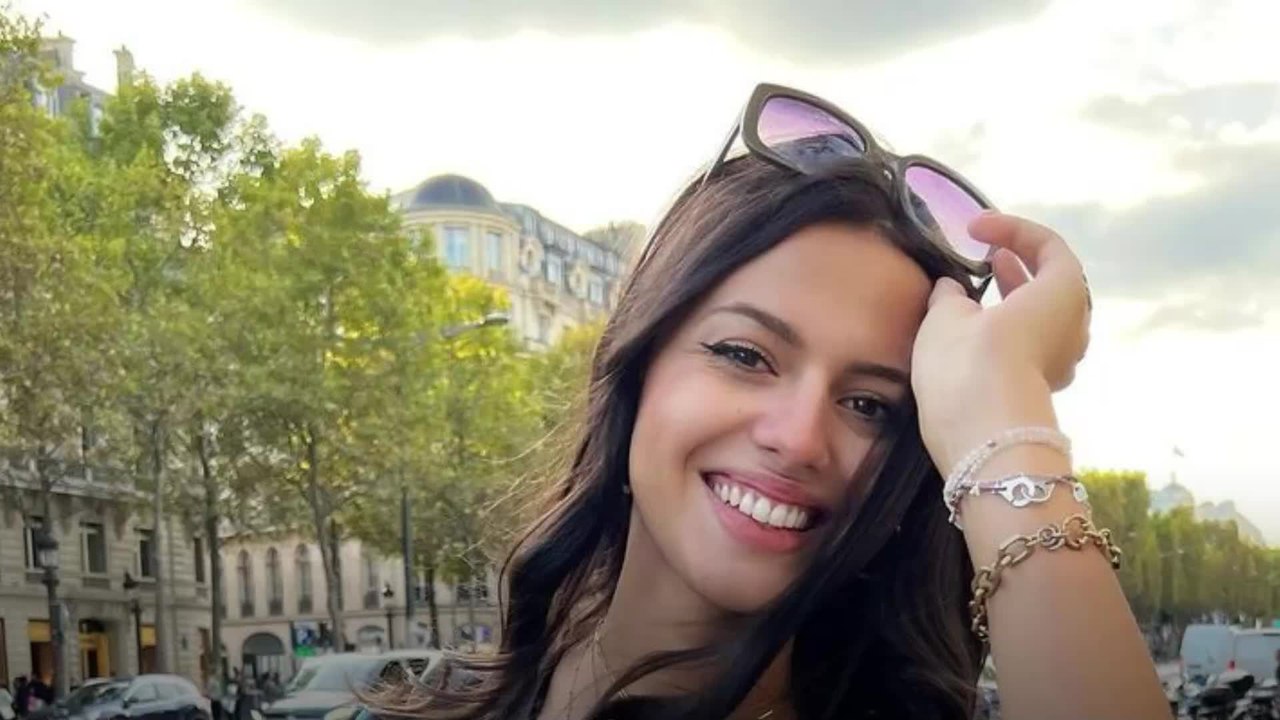 Voici - Miss France 2024 : qui est Emmy Gisclon, Miss Centre-Val de Loire 2023 ?