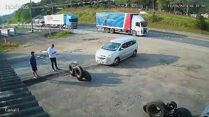 Vídeo mostra engavetamento de cinco caminhões na BR-470, em SC