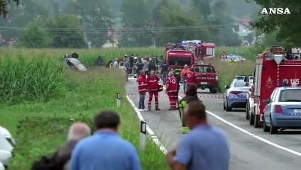 Soccorritori sul posto dello schianto della Freccia tricolore nel Torinese