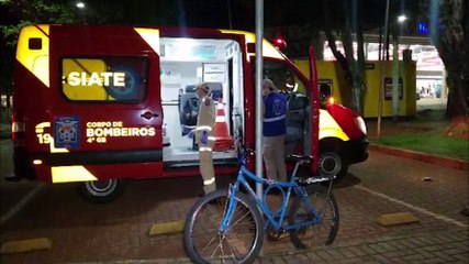 Homem fica ferido ao cair de bicicleta na Avenida Brasil, no Centro