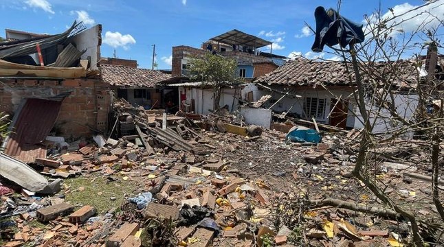 Manipulación de pólvora causó explosión que dejó un muerto, 22 heridos y cinco casas destruidas