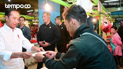 Presiden Jokowi Bagi-Bagi Amplop di Pasar Bali Mester Jatinegara