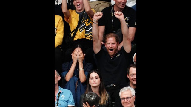PHOTOS Prince Harry et Meghan très tactiles aux Invictus Games : le couple survolté et glamour en